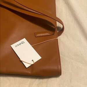 Quince Classic Italian Leather Tote. Color: Cognac